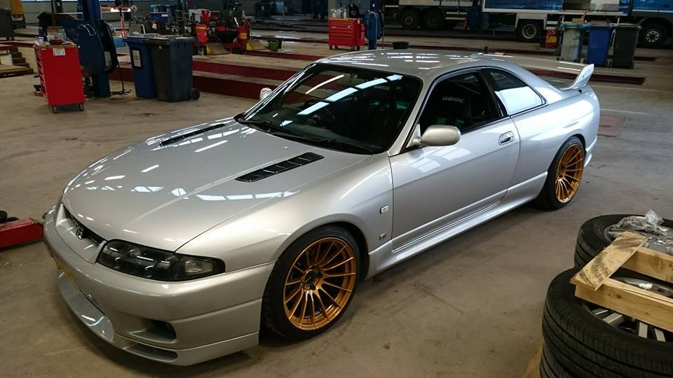 APR Carbon Fiber Universal Fitment Hood Vents, Long - Chicane Australia