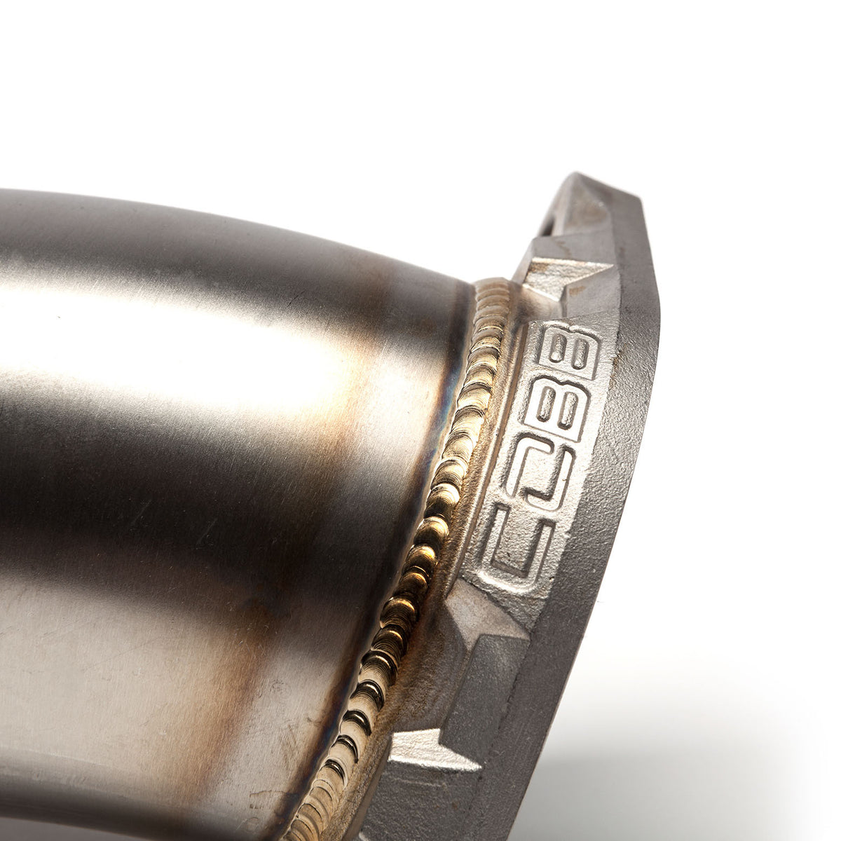 COBB downpipe – Mitsubishi Lancer Evolution X – cast flange with COBB logo and weld close-up