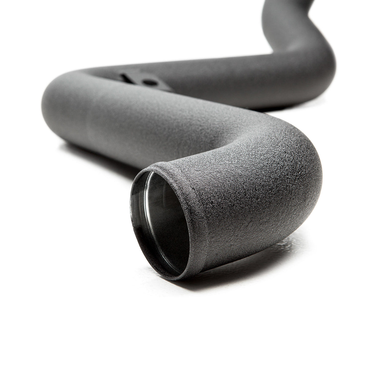 COBB intercooler hard pipe kit – Ford Focus RS LZ – wrinkle black pipe end close-up