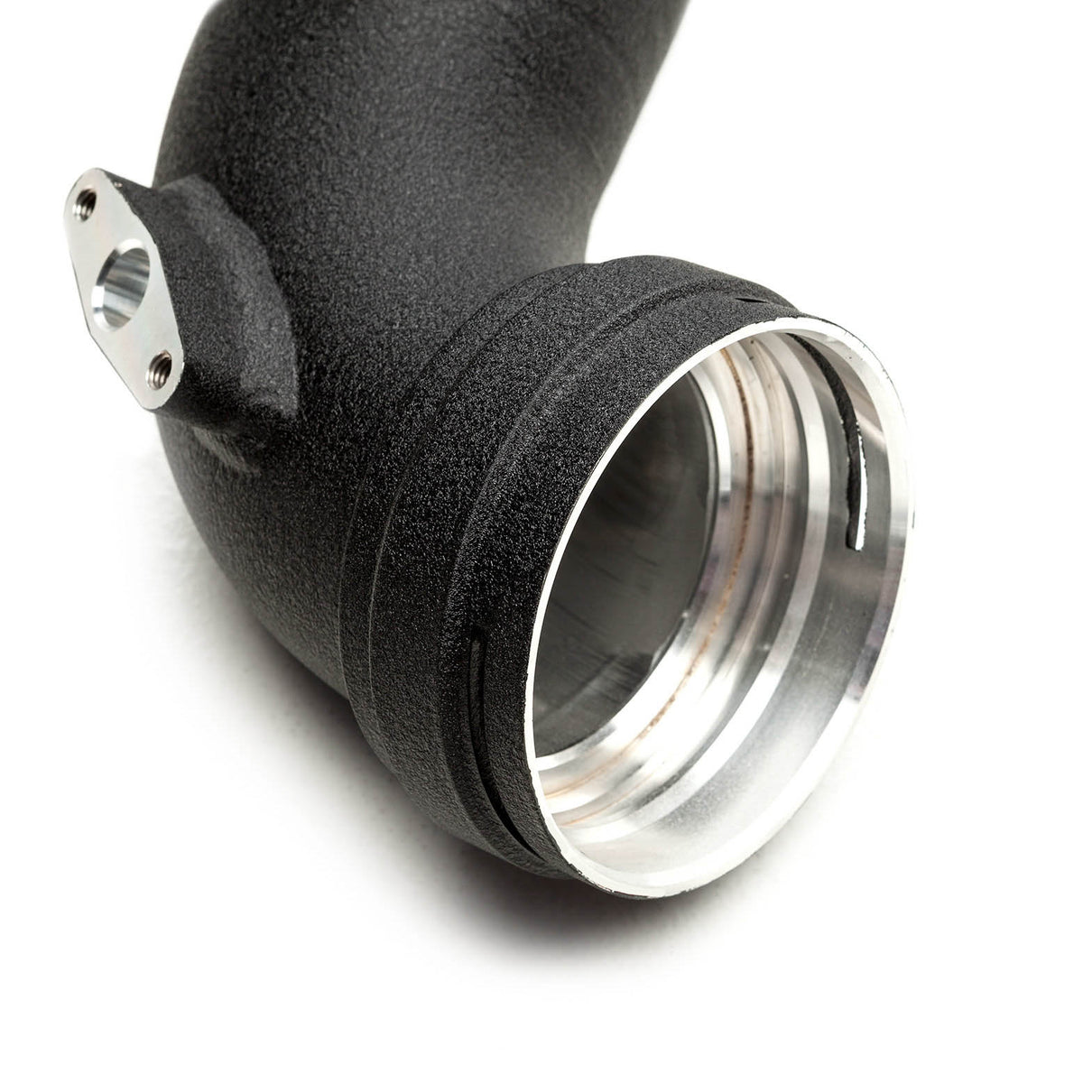 COBB charge pipe – BMW 135i / 335i N55 – flange and pipe end close-up