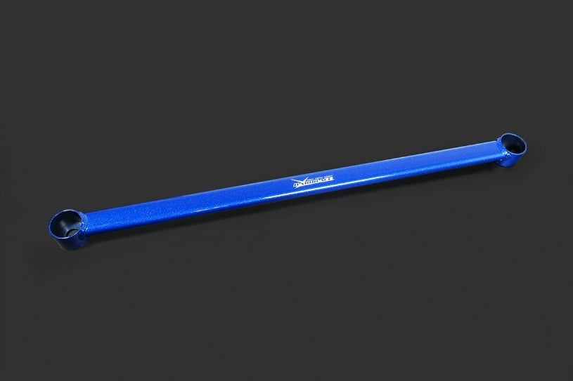 HARDRACE rear lower brace – Nissan Kicks (P15) – blue tubular brace on dark background