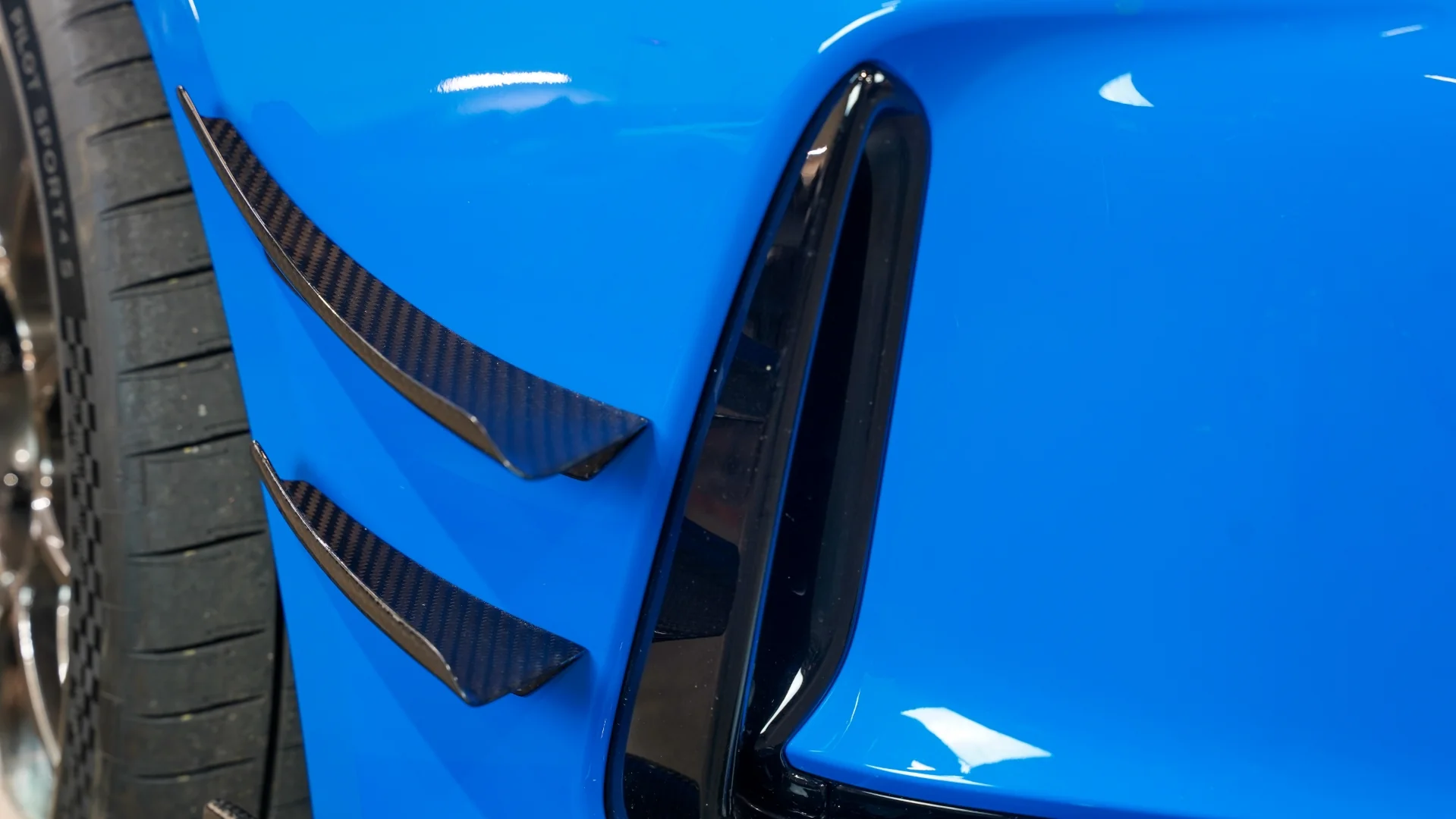 APR Performance Front Bumper Canards (Carbon) – Honda Civic Type R FL5 (2023+) - Chicane Australia